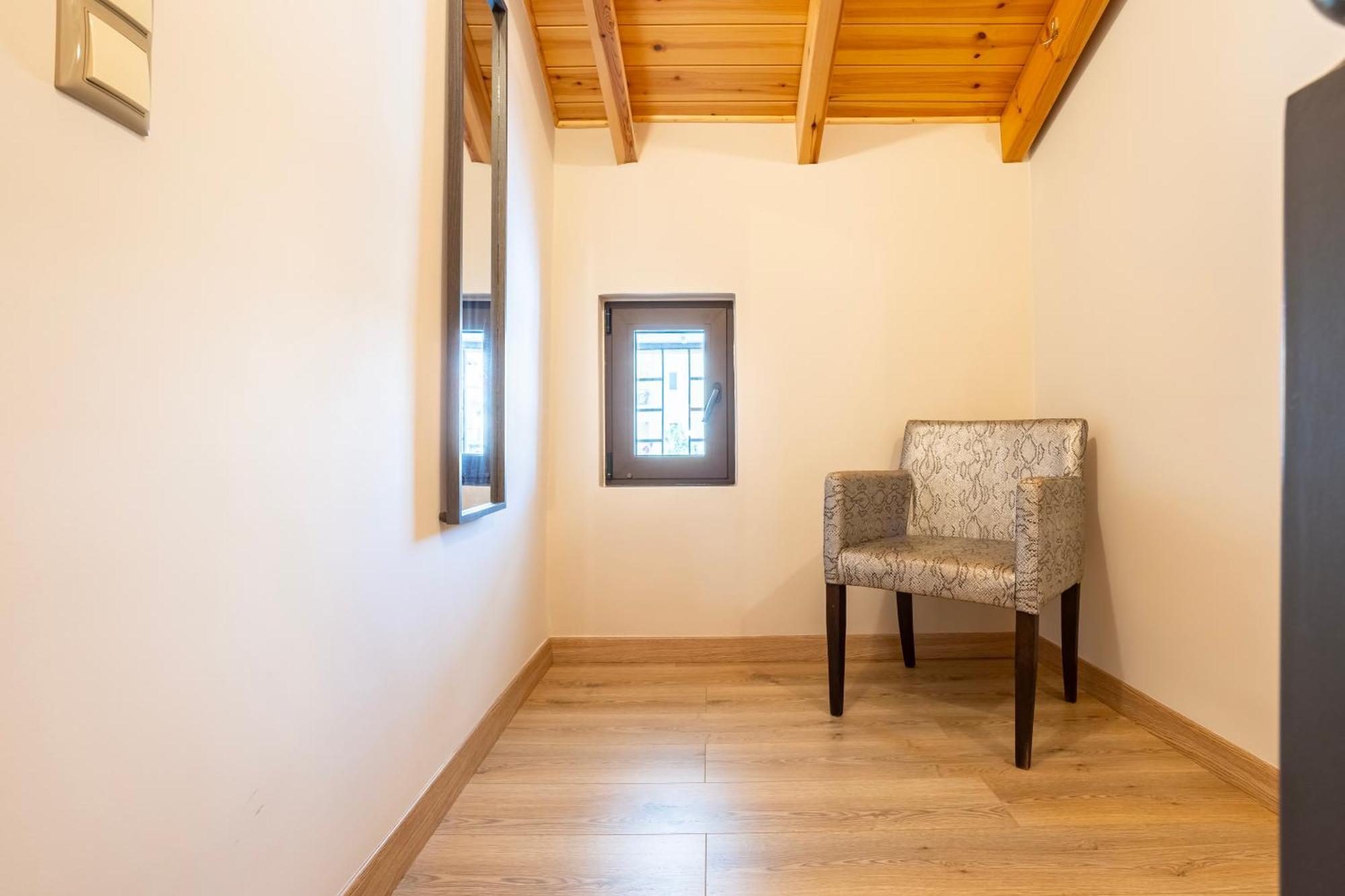 Grande Luxury - 2 Kalamata